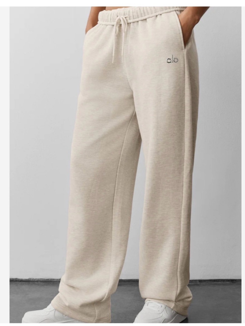 Alo Wide-Leg Sweatpants - Cozy Everyday Bottoms M